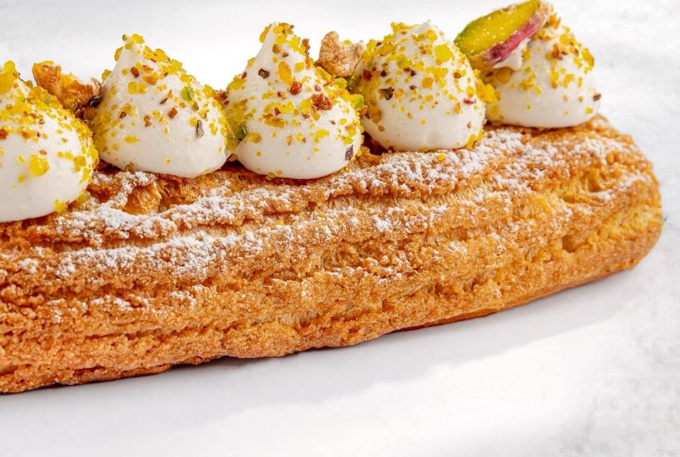 Eclaire Pistachio, a closer view
