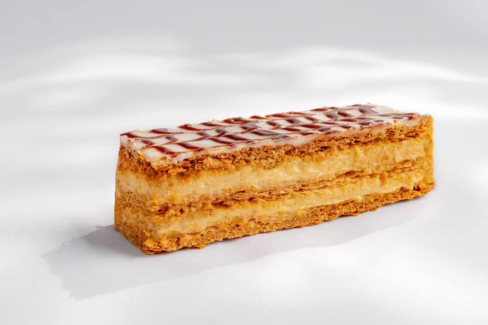 Millefeuille Vanilla on a white ground