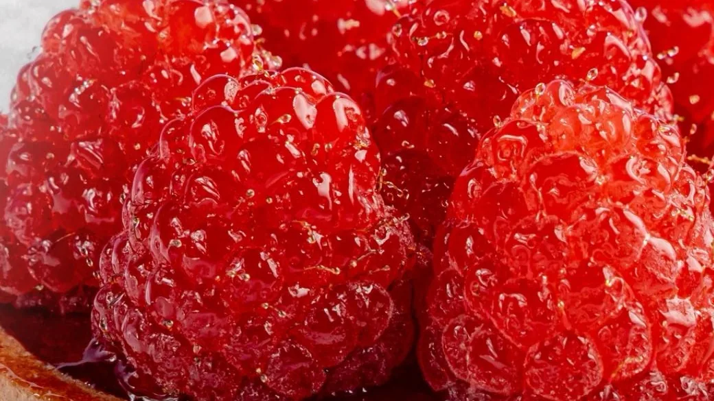 Fresh raspberries on the Raspberry Tart, very close
